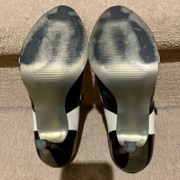 Carlos Santana Leather Starlet Peep Toe Heels - 8 - Picture 8 of 8